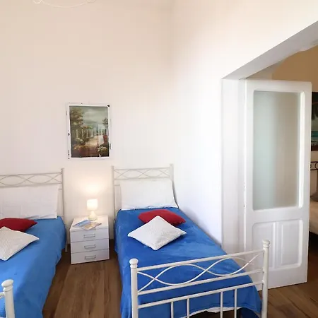 Holiday home Historic In Centre With Terrace, Wi-fi & Air Conditioning; Pets *