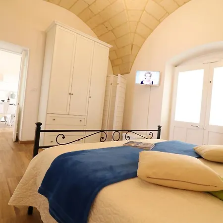 Holiday home Historic In Centre With Terrace, Wi-fi & Air Conditioning; Pets