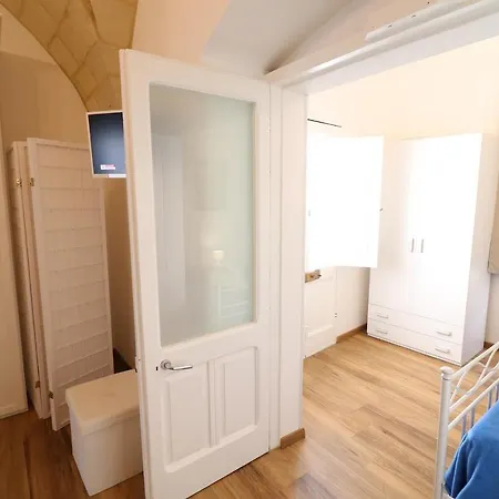 Historic In Centre With Terrace, Wi-fi & Air Conditioning; Pets *