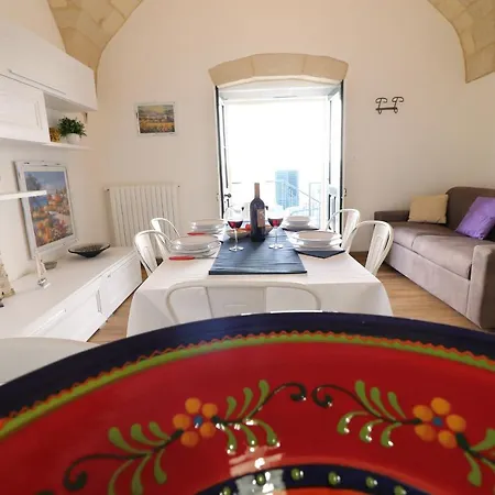 Historic In Centre With Terrace, Wi-fi & Air Conditioning; Pets Holiday home